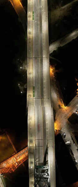 Ein Vertikaler Blick Von Oben Auf Die Autobahn Mit Beleuchteten — Stockfoto