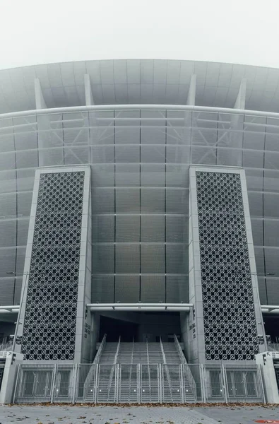 Ein Vertikaler Blick Auf Das Eingangstor Des Puskas Ferenc Stadions — Stockfoto