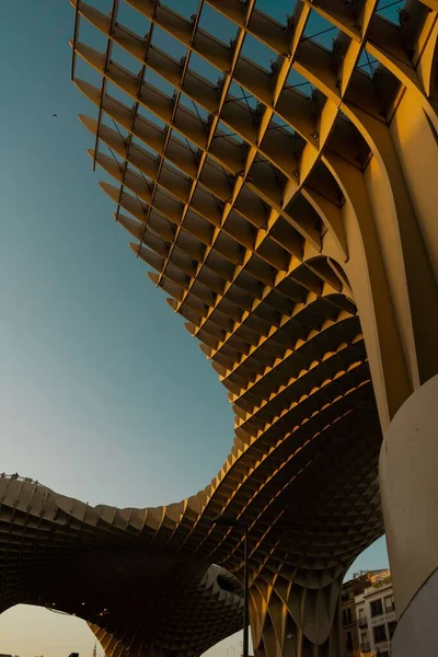 Eine Vertikale Aufnahme Der Details Der Futuristischen Holzkonstruktion Setas Sevilla — Stockfoto