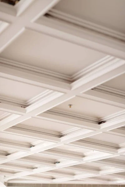 現代的な天井の正方形のデザイン — ストック写真