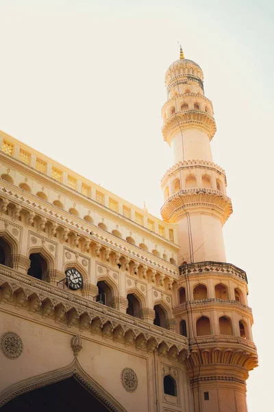 Nízký Úhel Záběru Mešity Charminar Proti Slunečnímu Svitu Hyderabadu Indie — Stock fotografie