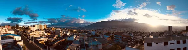 Severní Quito Zlaté Hodině — Stock fotografie