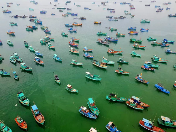 Tiro Aéreo Barcos Multicoloridos Mar Vietnã — Fotografia de Stock