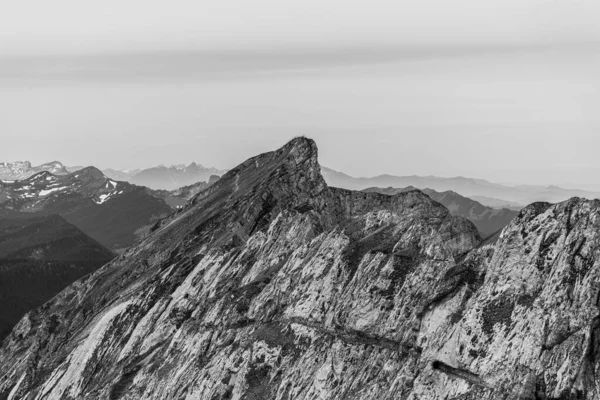 Una Toma Escala Grises Los Alpes Suizos Desde Monte Pilato — Foto de Stock