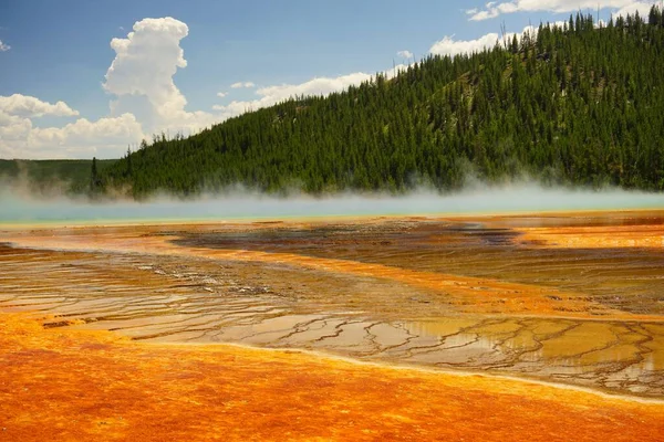 Widok Wielkiej Pryzmatycznej Wiosny Parku Narodowym Yellowstone Usa — Zdjęcie stockowe