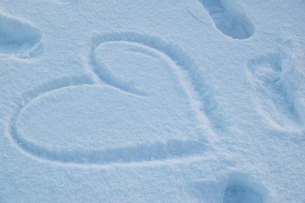 雪地里的心形 — 图库照片