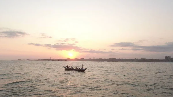 Заході Сонця Аккрі Гана Прекрасний Постріл Човна Який Плаває Воді — стокове фото
