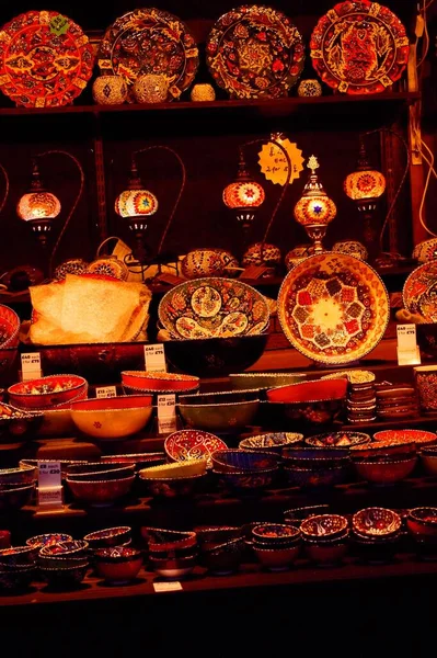Vertical Shot Souvenir Shop Colorful Plates Lamps Bowls — Stock Photo, Image