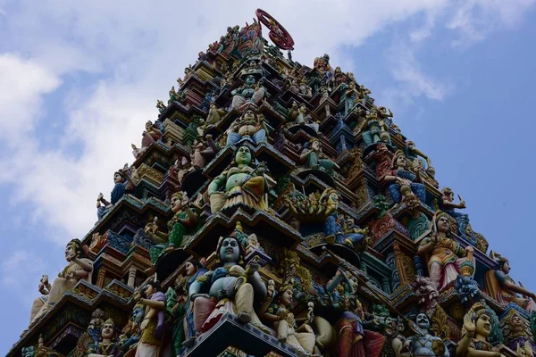 Plano Ángulo Bajo Las Esculturas Templo Hindú Meenakshi Madurai Tamil —  Fotos de Stock
