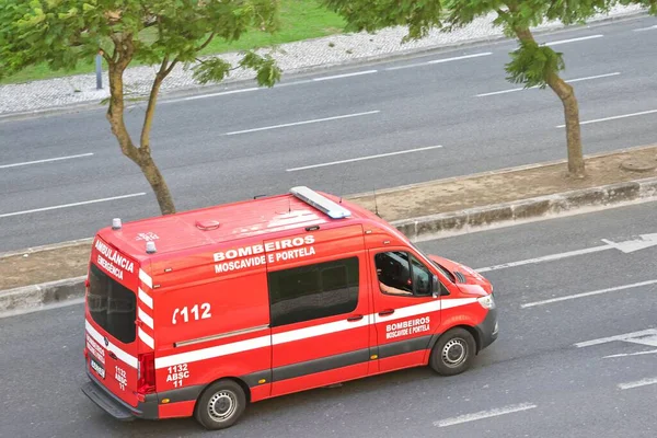 Ambulance Noodmars Weg Lissabon — Stockfoto