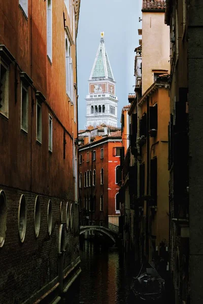 Ein Schöner Vertikaler Blick Auf Den Glockenturm Von San Marco — Stockfoto