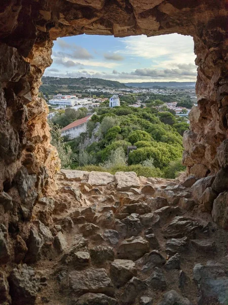 Das Stadtbild Von Obidos Von Einem Alten Steinfenster Aus Gesehen — Stockfoto