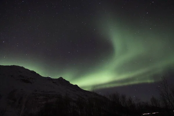 Захватывающее Северное Сияние Фоне Звездного Ночного Неба — стоковое фото