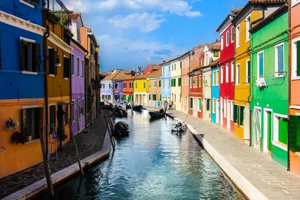 Canal Surrounded Colorful Buildings Murano — Stock Photo, Image