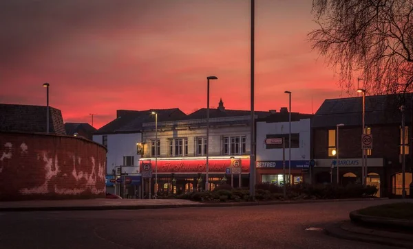 イギリスのミドルトンの日没時の通りの建物 — ストック写真