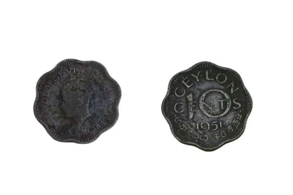 1951年に作られたスリランカやセイロンの10セント硬貨のクローズアップショットは 白い背景に隔離された正面と裏側の景色から — ストック写真