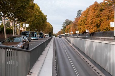 İspanya Şehir Merkezi 'ndeki Paseo del Prado Sokağı' nın bir görüntüsü. Madrid..