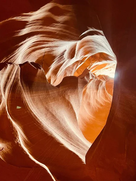 谷の洞窟の垂直ショット アンテロープキャニオン アリゾナ州 アメリカ — ストック写真