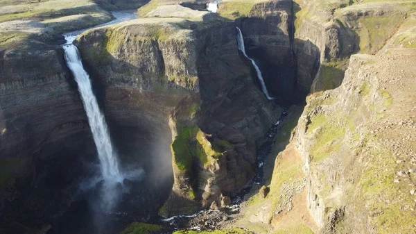 Drone Sparato Sopra Cascata Haifoss Islanda Fiume Fossa Una Giornata — Foto Stock