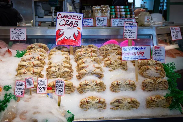 Egy Közeli Felvétel Friss Tengeri Ételekről Egy Nyilvános Piacon — Stock Fotó
