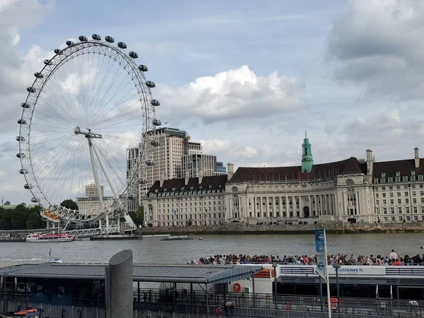 Eine Schöne Aufnahme Des London Eye Über Den Fluss — Stockfoto