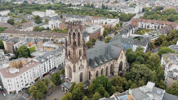 德国科隆具有城市景观背景的圣阿格尼斯教堂的空中景观 — 图库照片