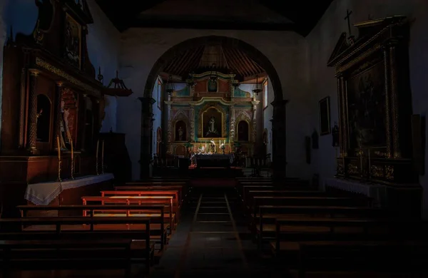 Interior Igreja São Pedro Vilaflor Com Altar Bancos Tons Escuros — Fotografia de Stock