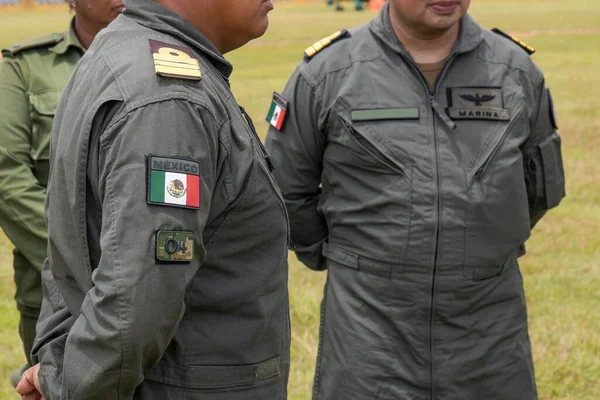 Dwie Osoby Garniturach Wojskowych Siły Zbrojne Meksyku Spotkaniu Matanzas Kuba — Zdjęcie stockowe