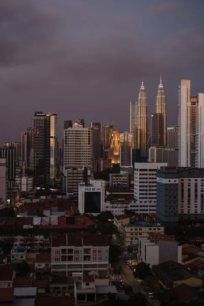 Eine Vertikale Aufnahme Moderner Gebäude Stadtzentrum Von Kuala Lumpur — Stockfoto