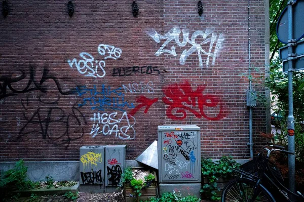 Brick Wall Colorful Graffities Amsterdam Street — Stock Photo, Image