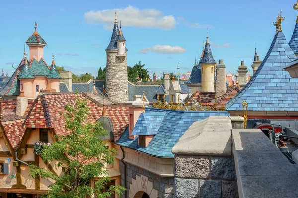 Paris Fransa Daki Disneyland Binalarının Çatıları — Stok fotoğraf
