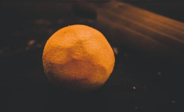 ベーキングのための皮をむいたオレンジのクローズアップ — ストック写真