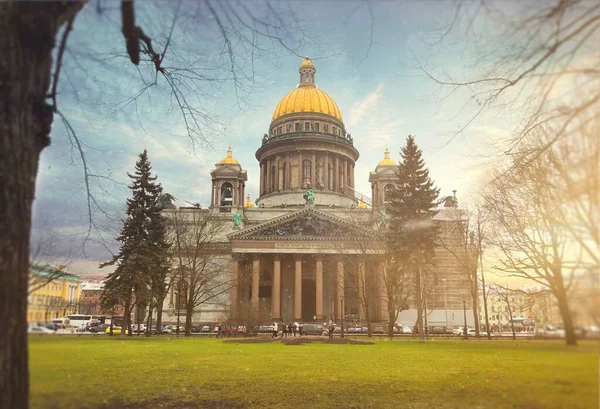 Beautiful Shot Isaac Cathedral Saint Petersburg Sun Shining One Side — Stock Photo, Image