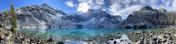 Dağ Güzel Bir Turkuaz Göl Joffre Lakes Provincial Park British — Stok fotoğraf
