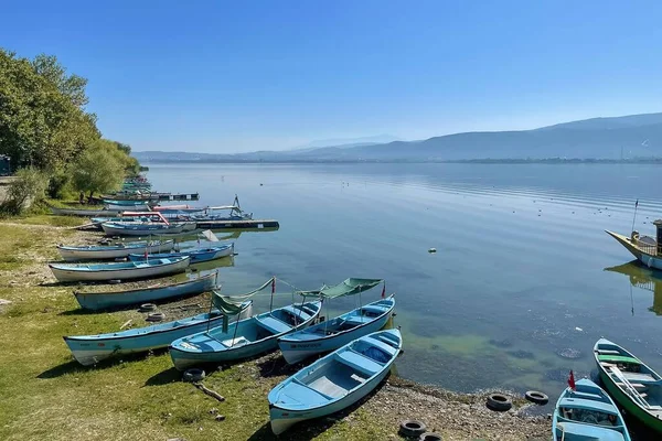 Zbliżenie Zdjęcia Pięknych Łodzi Pobliżu Jeziora Bursa Turcja — Zdjęcie stockowe