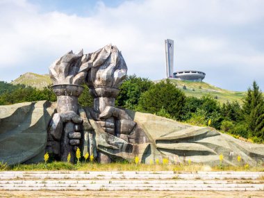 Bulgaristan 'ın Buzludzha Tepesindeki Bulgar Komünist Partisi Anıt Evi.