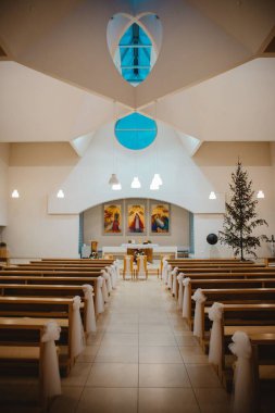 Bir kilise adasının içeriden görünüşü