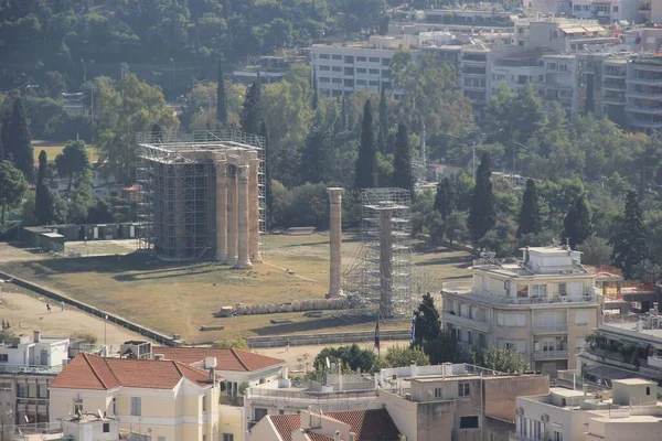 Widok Lotu Ptaka Świątyni Olimpijskiego Zeusa Otoczony Drzewami Innymi Budynkami — Zdjęcie stockowe