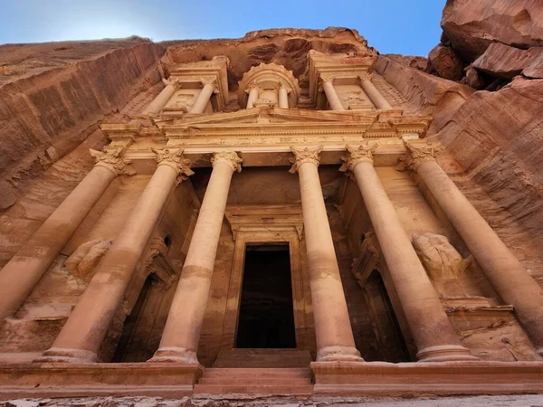 Ingang Van Een Grot Het Midden Van Woestijn Petra Jordanië — Stockfoto