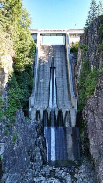 Vertical Shot Cleveland Dam Capilano River Regional Park Canada — Stock Photo, Image
