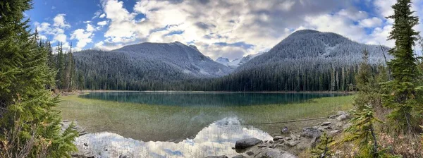 Uma Vista Hipnotizante Parque Provincial Joffre Lakes Pemberton British Columbia — Fotografia de Stock