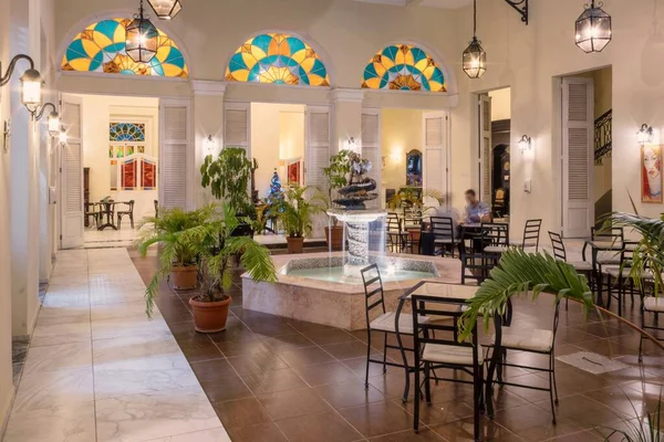 Egy Gyönyörű Étterem Hotel Louvre Ban Matanzák Kuba — Stock Fotó