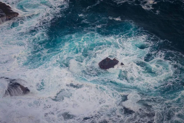 Eine Nahaufnahme Schäumender Meereswellen Auf Teneriffa Kanarische Inseln — Stockfoto