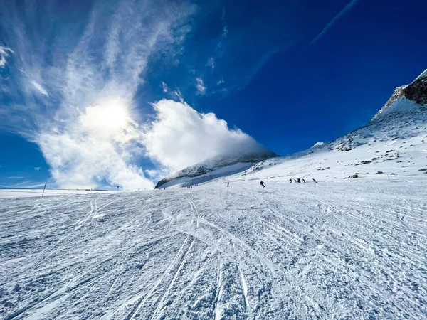 Avusturya Nın Hintertux Buzulu Ndaki Karlı Bir Kayak Sahasının Güzel — Stok fotoğraf
