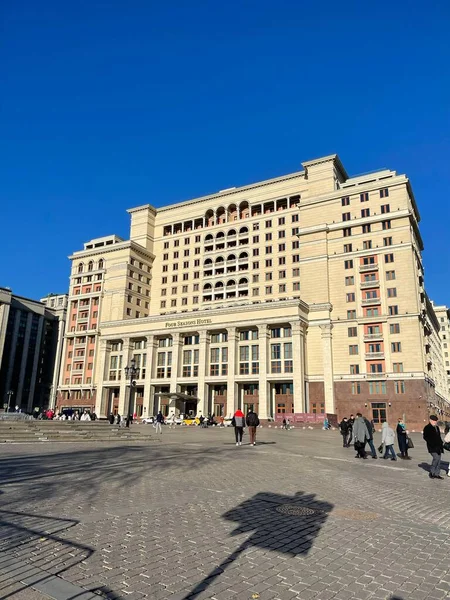 Plano Vertical Del Hermoso Exterior Del Four Seasons Hotel Moscú — Foto de Stock
