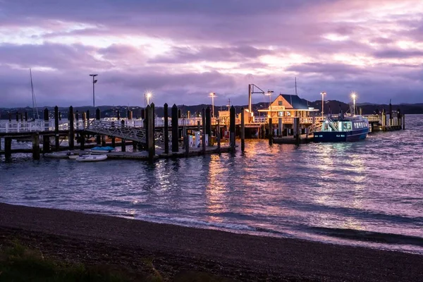 Вид Гавань Вечером Заливе Островов Дом Лодки Вокруг — стоковое фото