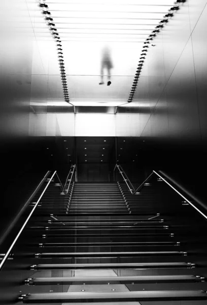 Una Vista Blanco Negro Escalera Moderna — Foto de Stock