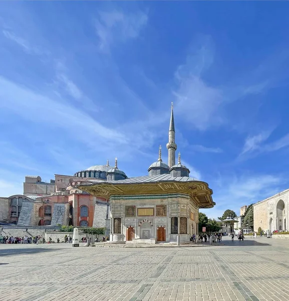 Une Vue Angle Bas Des Bâtiments Anciens Istanbul Turquie — Photo