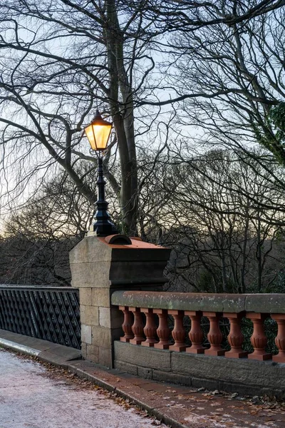 Eine Beleuchtete Viktorianische Lampe Auf Der Armstrong Bridge Jesmond Dene — Stockfoto
