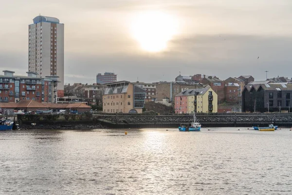 Ngiltere Nin Sunderland Şehrinde Nehrin Karşısındaki Manzara Ufuk Çizgisini Gösteriyor — Stok fotoğraf